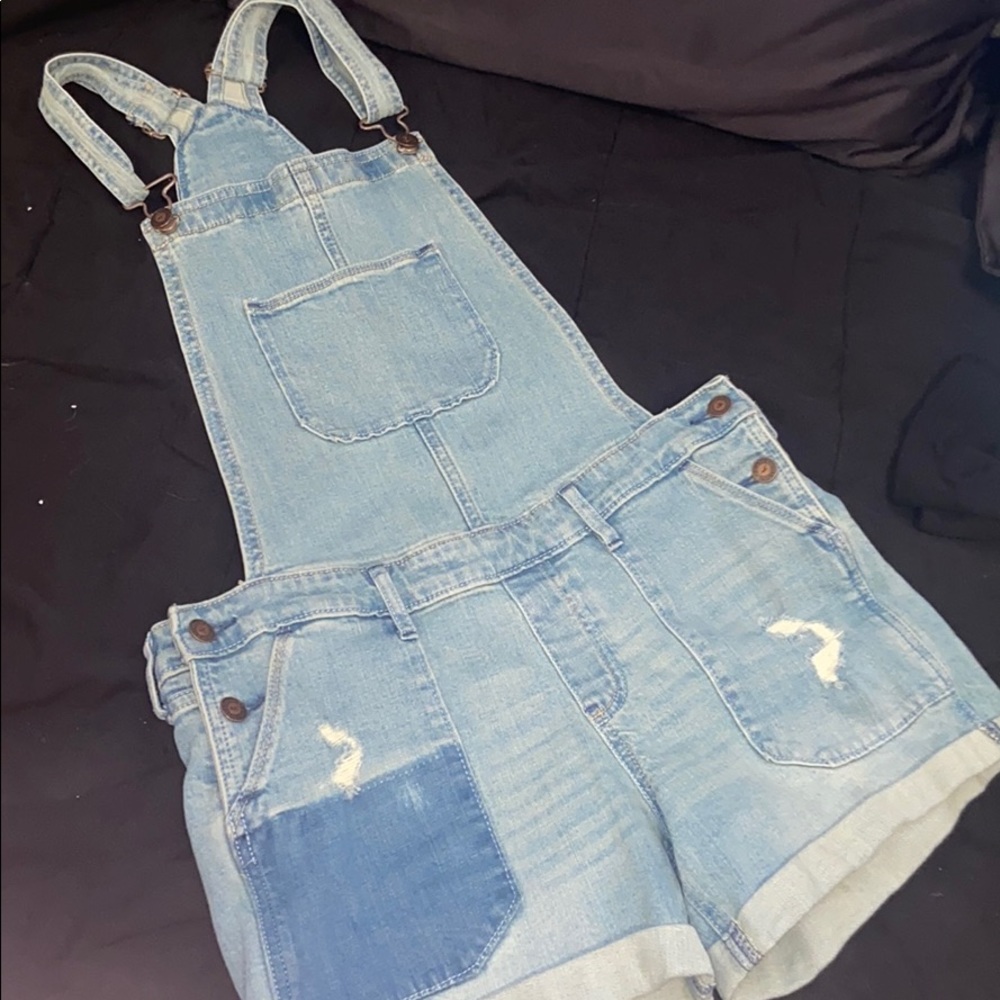 Stylish romper/bib one piece!